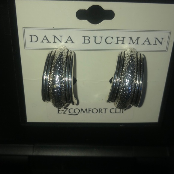 Clip on earrings - Picture 1 of 3